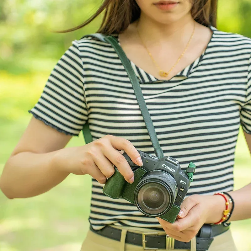 キヤノンR8/RP用、手作りの本革製カメラケース。保護カバー - Canon Camera Eos R8 のレビューと価格